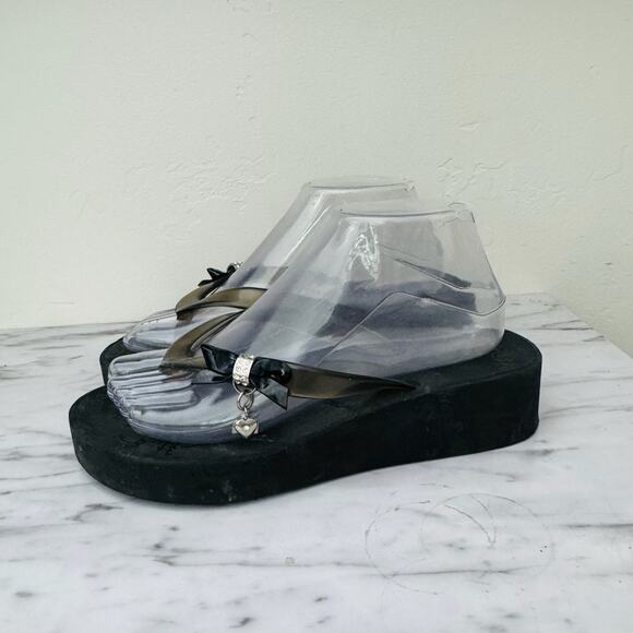 BCBG black Rubber Thong Platform Sandals Women’s Size 7 - Picture 1 of 8